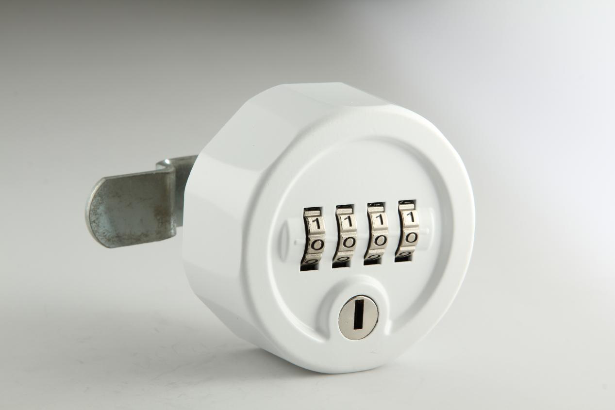 See how MAKE code locks subvert the tradition and protect security!(图3)