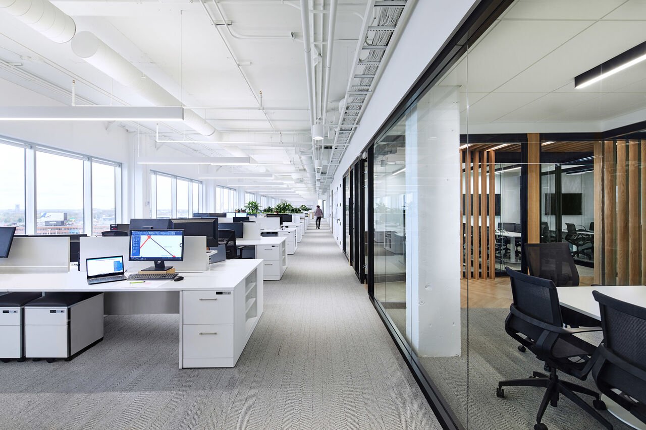 Want to make going to work a pleasure? See how Make locks decorate the office